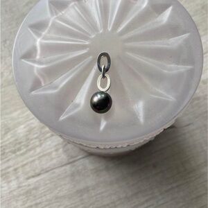 Elegant Black Pearl Pendant